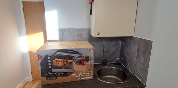 Room in a Shared House, Lee Road, SE3 - Photo 2