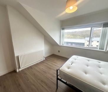 Low Lane (Room 4), Horsforth, Leeds - Photo 5
