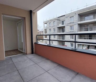 location Appartement T3 DE 63.15m² À JASSANS RIOTTIER - Photo 3