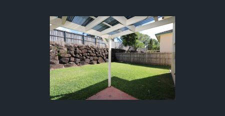 Beautiful 3 Bedroom Family Home Available! - Photo 5