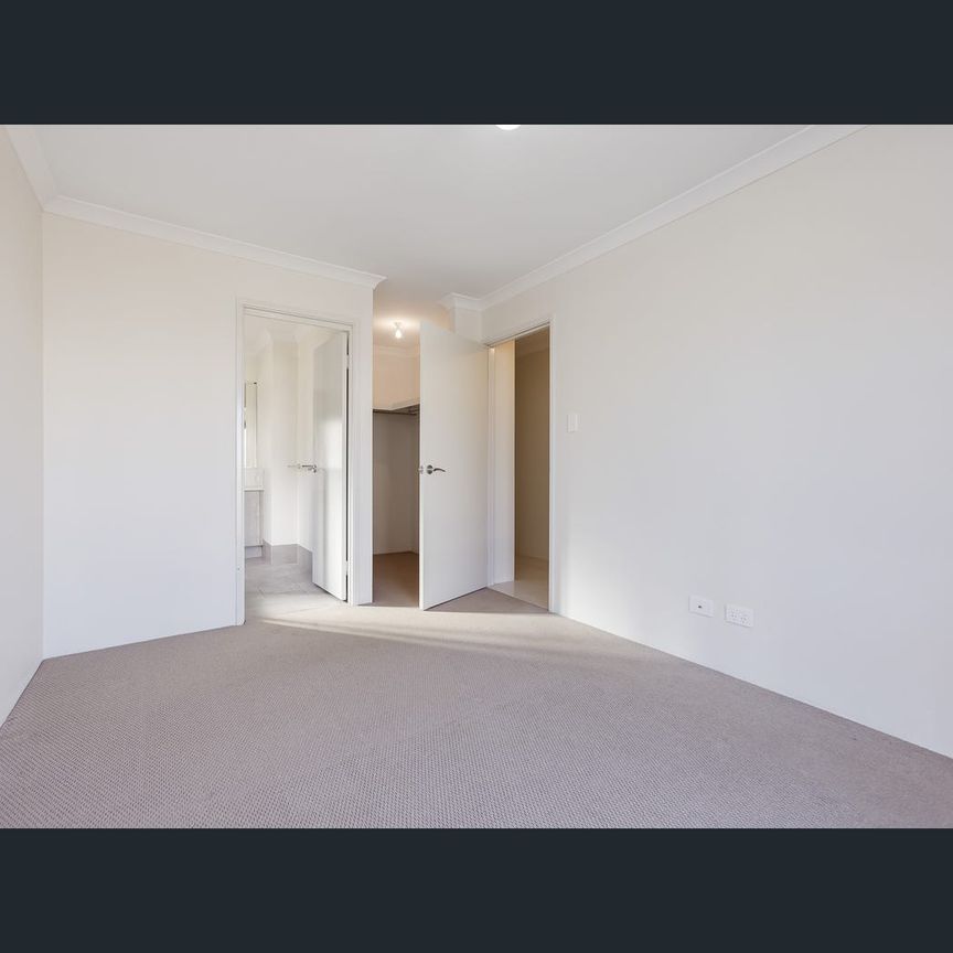 43 Sharperton Meander, Dudley Park, WA 6210 - Photo 1