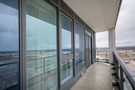 For Lease - 5 Buttermill Avenue Unit# 2910, Vaughan, Ontario - Photo 2