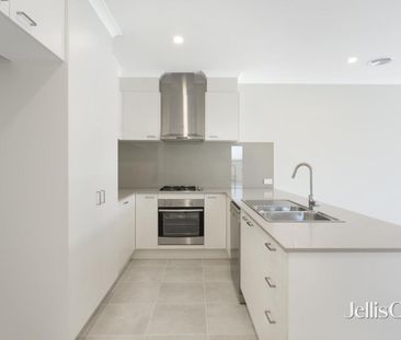 Charming two-bedroom home in beautiful Lake Gardens - Photo 5