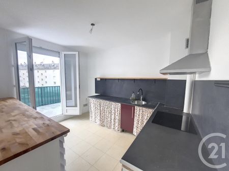 Location Appartement 2 pièces 45m² CREPY EN VALOIS 60800 - Photo 4