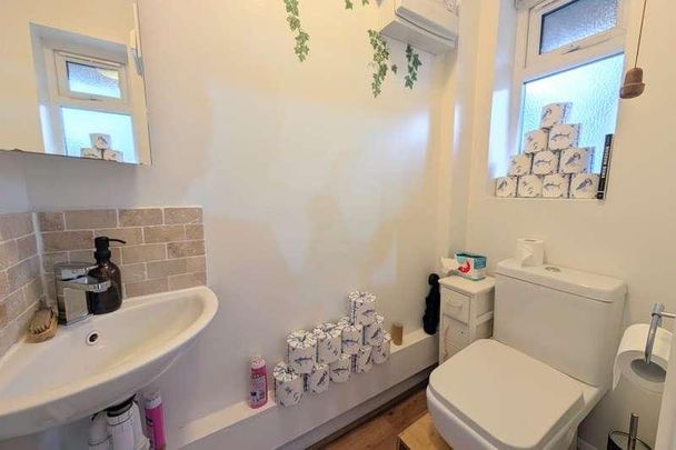 Old Woking, Surrey, GU22 - Photo 1