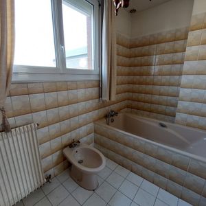Location Maison 5 pièces 107m² ST NICOLAS D ALIERMONT 76510 - Photo 3