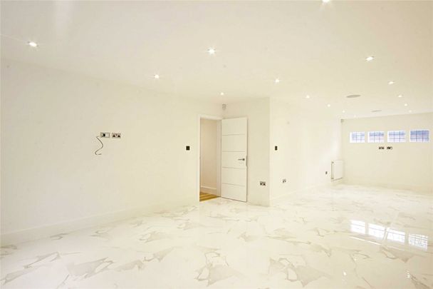 Old Orchard Close, Hadley Wood - Photo 1