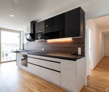 EXQUISITE VOLL MÖBLIERTE 4 ZIMMERWOHNUNG IM HERZEN VON PENZING - - Foto 1
