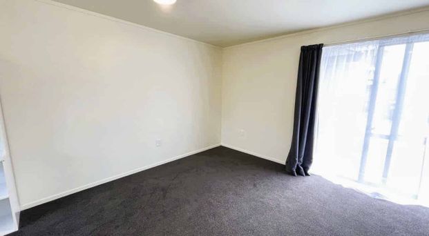 Spacious Executive Studio - Photo 1