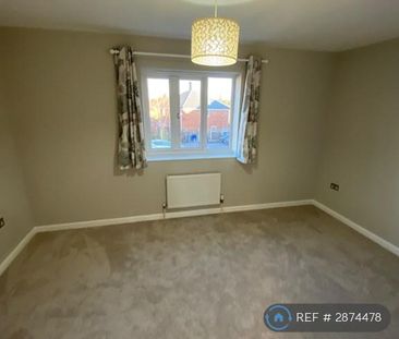 2 bedroom semi-detached house to rent - Photo 3