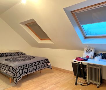 Duplex-appartement met 2 slaapkamers en garage. - Photo 2