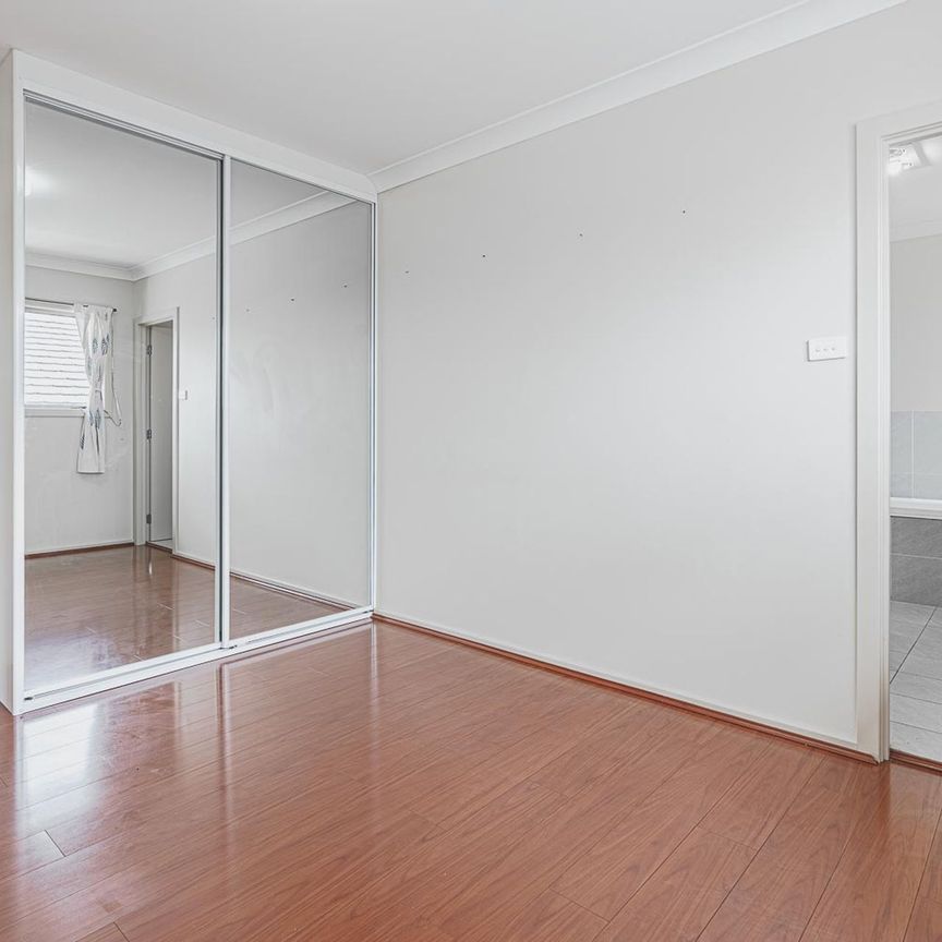 Cosy 5-Bedroom House for Rent in Box Hill&excl; - Photo 1