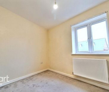 2 bedroom end of terrace house to rent - Photo 3