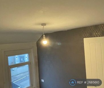 3 bedroom terraced house to rent - Photo 6