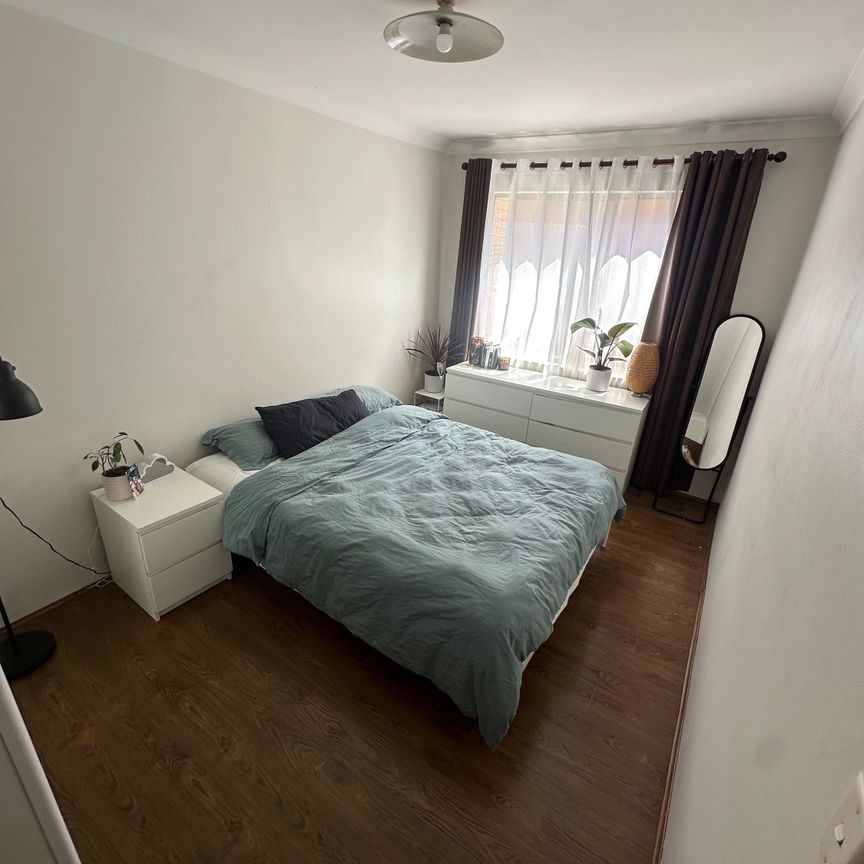 Kensington - Photo 1