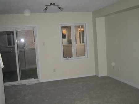 900 Dynes Road - Photo 2