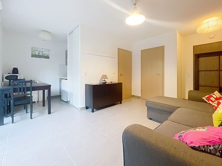 Location Appartement 1 pièce 25m² LA ROCHELLE 17000 - Photo 4