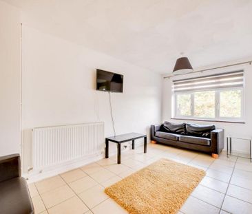 4 bedroom house to rent - Photo 3