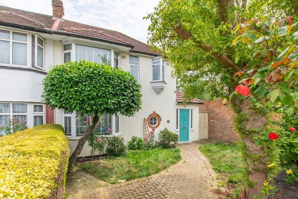 3 bedroom end of terrace house to rent - Photo 1