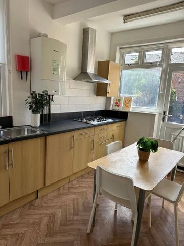 6 bedroom house to rent - Photo 3