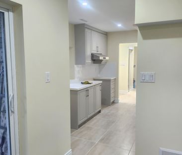 For Lease - 6 Wall Court Unit# Basement, Barrie, Ontario - Photo 2