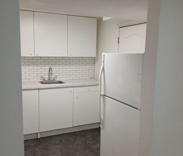 For Lease - 24 Chilton Drive, Hamilton, Ontario - Photo 6