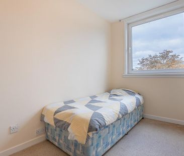 3 bedroom apartment to rent - Photo 4