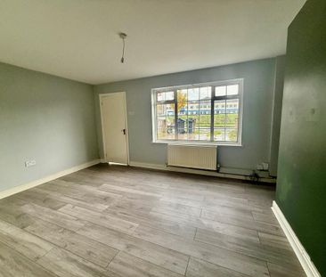 2 bedroom semi-detached house to rent - Photo 4