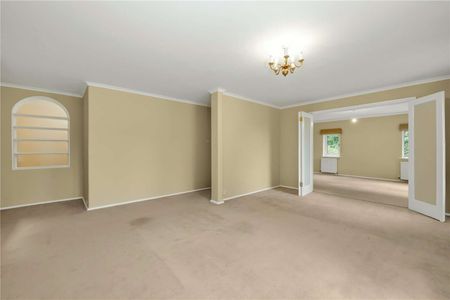 An exquisite four bedroom detached house in a idyllic rural setting set in a private position a short drive from Alton. - Photo 3