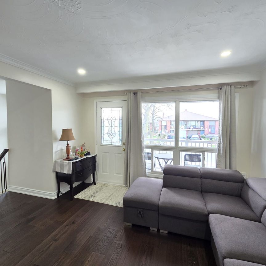For Lease - 23 Benrubin Drive Unit# Upper, Toronto, Ontario - Photo 1