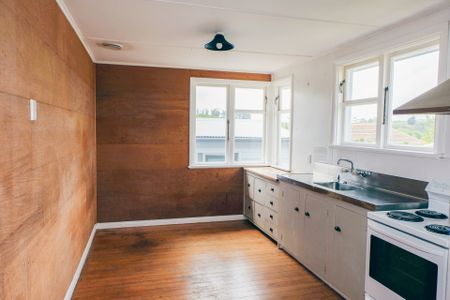 SOUTH HILL CHARM - Photo 3