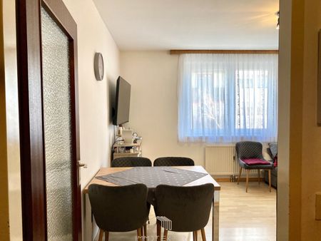 Nähe Center West: Sonnige 2-Zimmer-Wohnung inklusive Parkplatz mit sehr guter Anbindung! - Photo 2