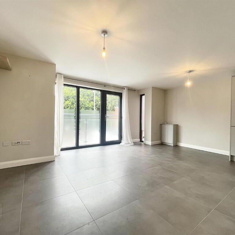 Apt 3, 1a Utility Street, Belfast, BT12 5JS - Photo 1