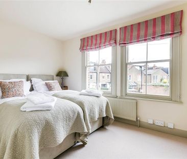 3 bedroom terraced house to rent - Photo 2