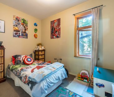 Captivating on Castlewood Road - Photo 2