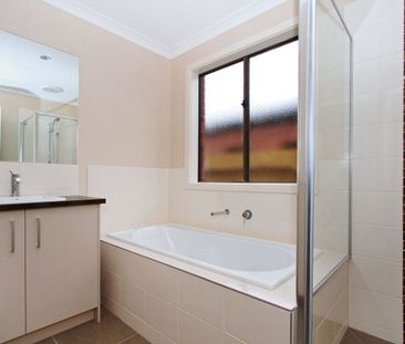 12 Brigantia Street, Epping, Vic 3076 - Photo 2