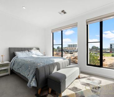 Exclusive Modern Living – 3-Storey Designer Townhouse - Photo 4