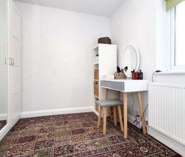 Broadwater Crescent, Stevenage, Hertfordshire - Photo 4