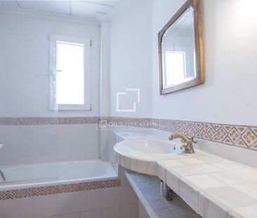 3 Bedroom penthouse with 20m² terrace for rent in El Pla del Real, ... - Photo 6