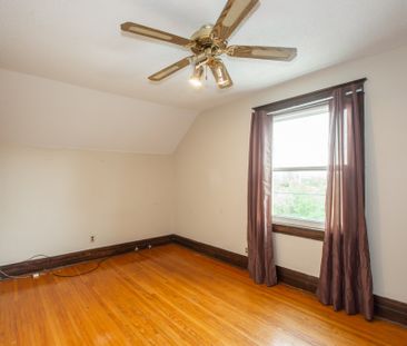 1 Bedroom Upper Unit with Large living space in St. Catharines!! - Photo 4