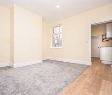 2 bedroom terraced house - Photo 3