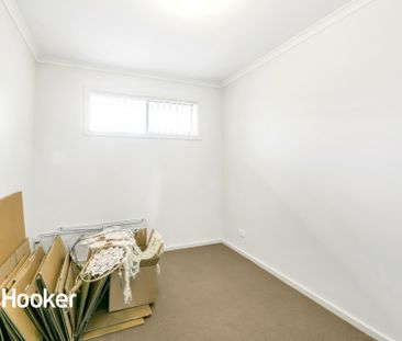 Family Home in Quiet Court - Photo 2