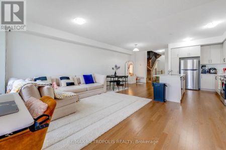 44 REIGATE AVENUE - Photo 2