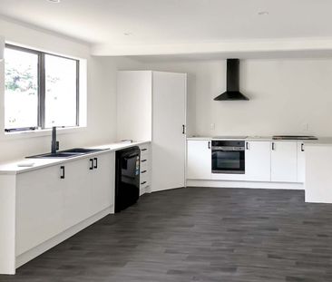 2 Bedroom in Stokes Valley - Photo 2