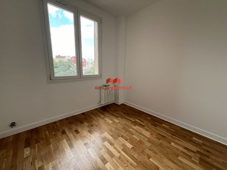 Location Appartement 4 pièces 141m² - Photo 5