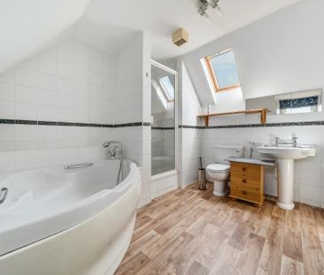 5 bedroom detached house to rent - Photo 4