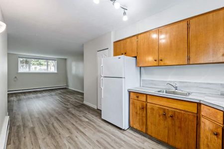 2 Bedroom - Photo 2
