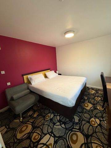 Room 204, SimplyStay Lincoln Road, Skegness, Lincolnshire, PE25 2EA - Photo 2