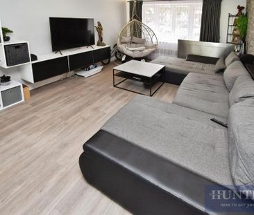 4 bedroom semi-detached house to rent - Photo 2