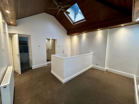 2 bedroom flat to rent - Photo 3